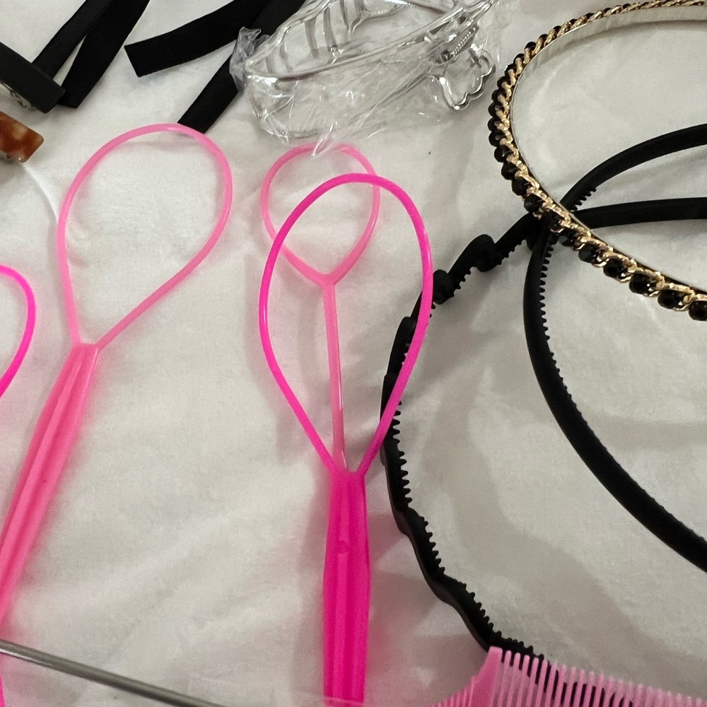 A huge bundle of Women's Hair Accessories - Picture 10 of 14